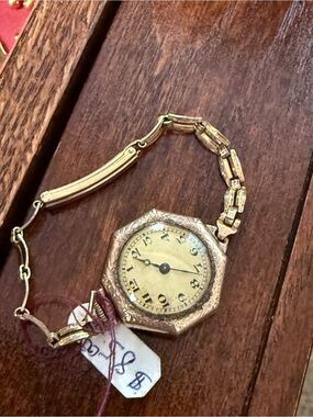 Vintage Gold-Tone Women's Bracelet Watch